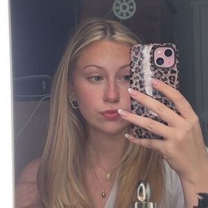 Meet your Posher, Juliana